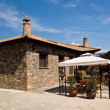 Casa Morillo Y Casa Monclus Morillo de Monclus